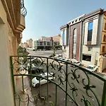 Delmon Hotel Suites